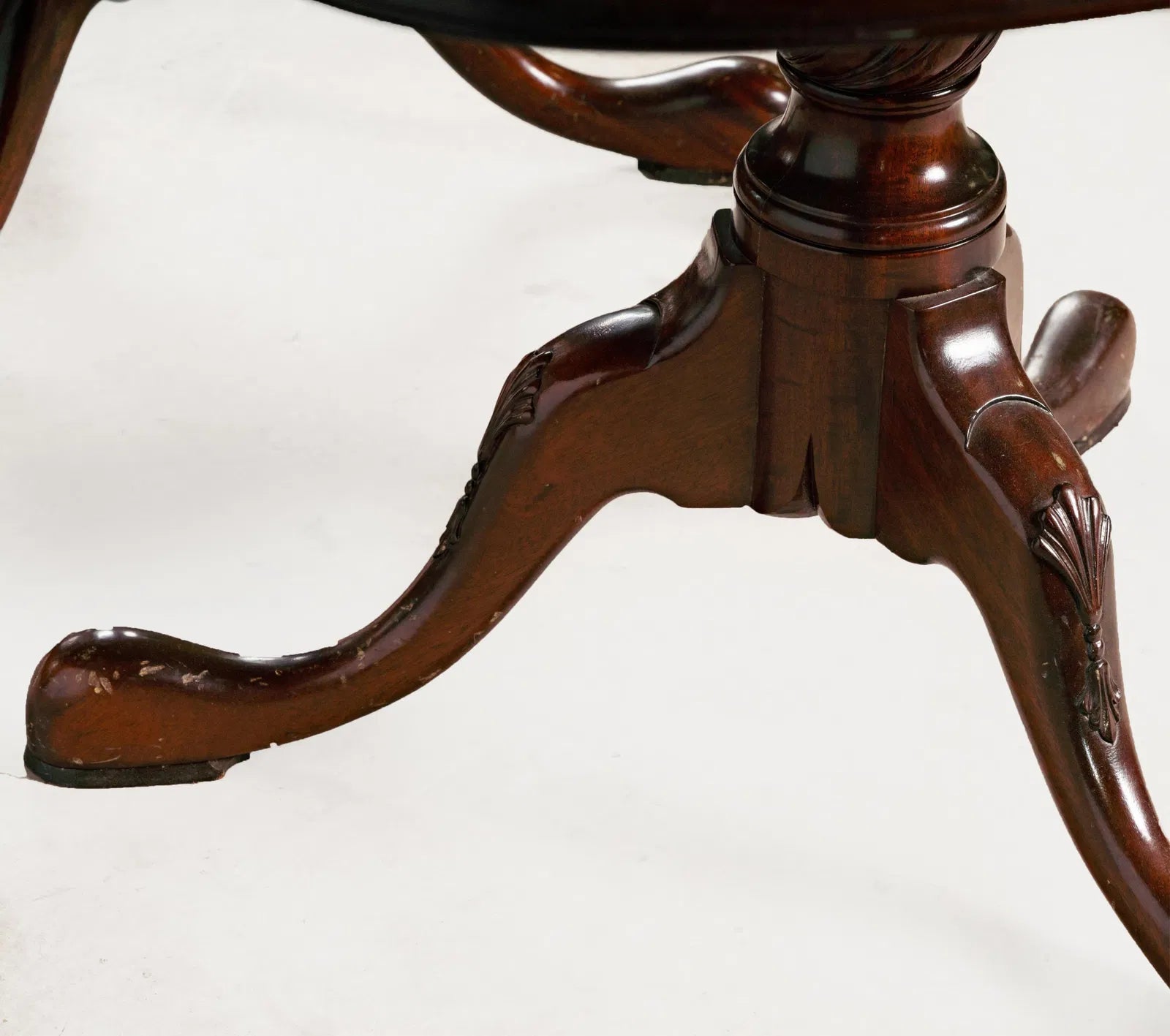 AF1-163: 20th Century Mahogany Georgian Double Pedestal Dining Table With Three Leaves