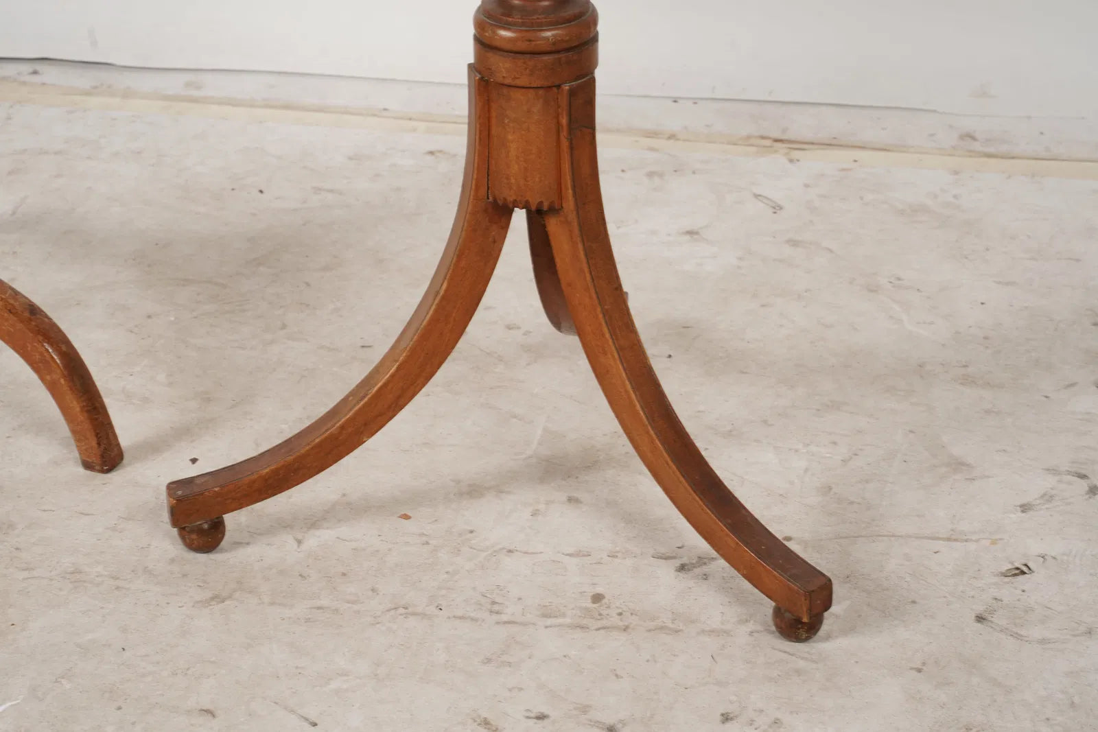 AF1-052: Antique 18th Century American Federal Fruitwood Candle Stand