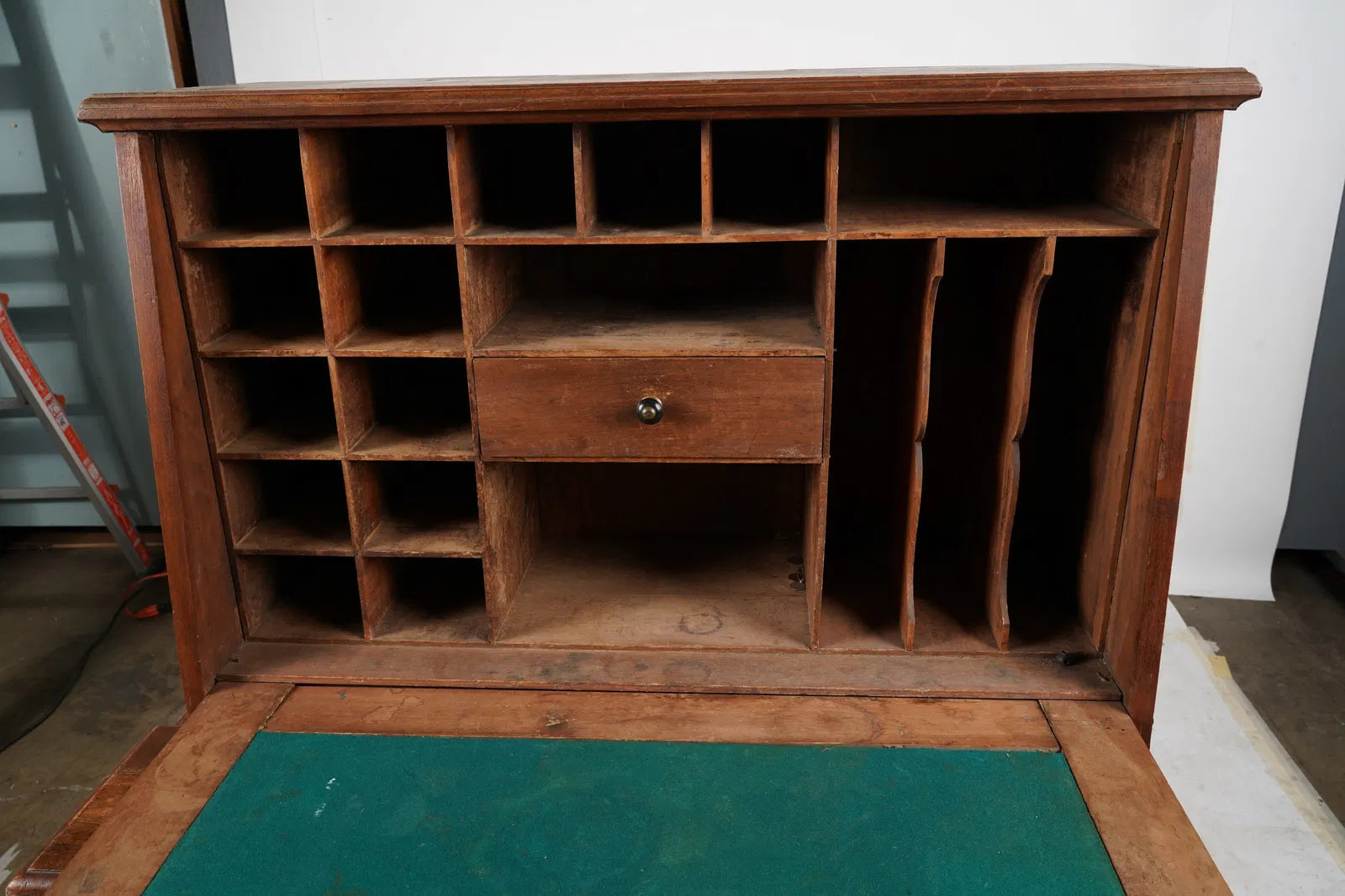 AF5-039: Antique Early 19th Century American Federal Walnut Fall Front Secretary