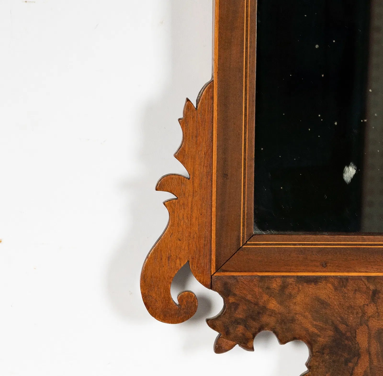 AF7-100: Antique Early 19th Century American Federal Chippendale Style Framed Mirror