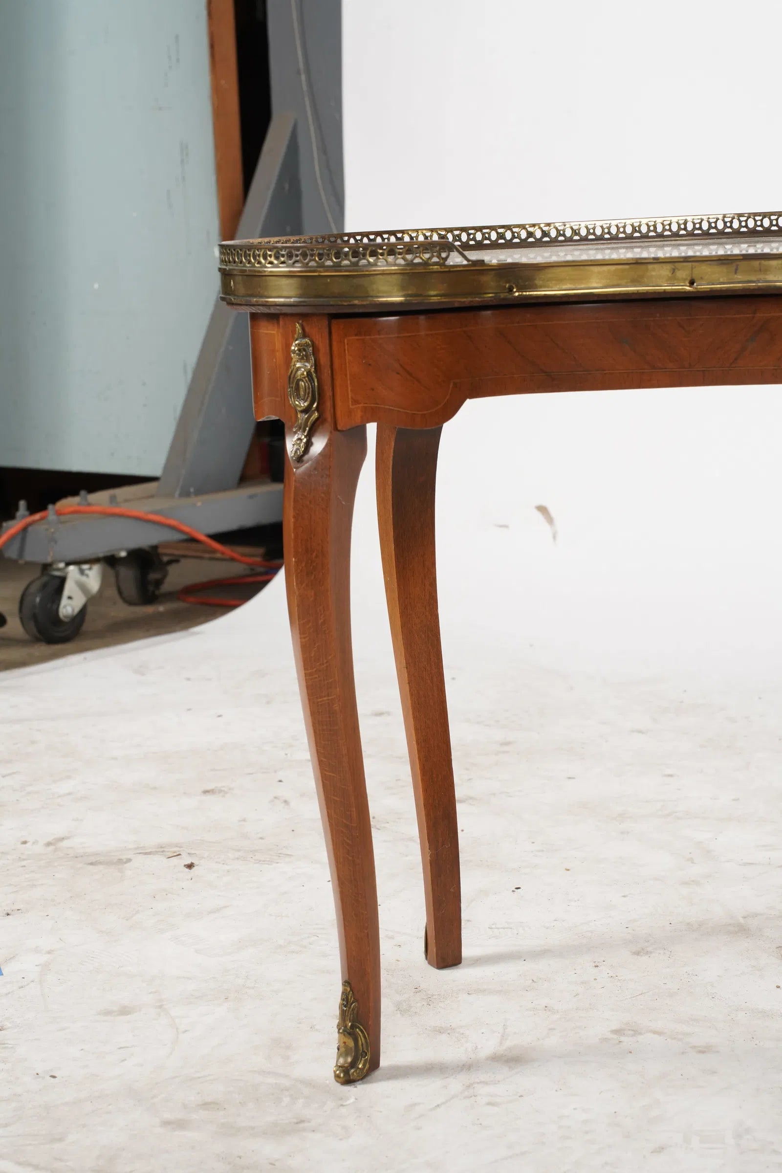 AF1-054: Pair of Mid 20th Century Marble Top Louis XV Kidney Shaped Side Tables