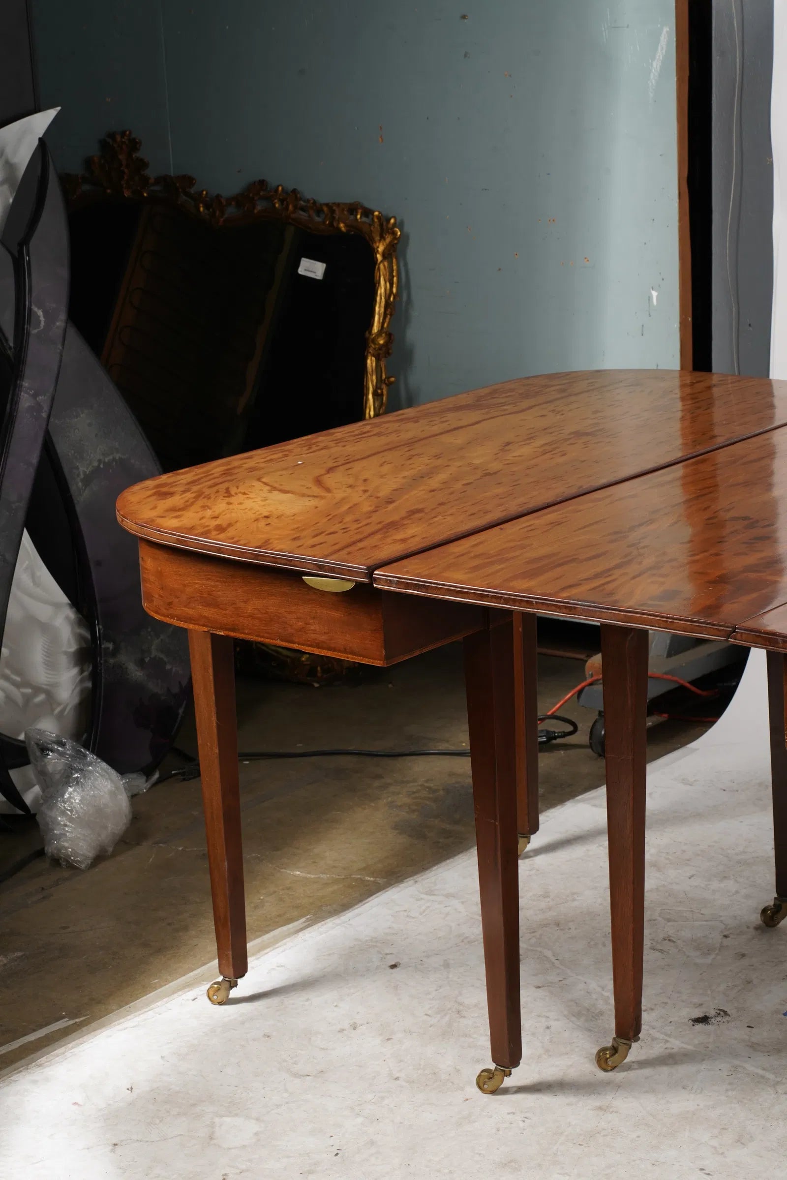 AF1-055: Antique Early 19th Century American Federal Mahogany Banquet Table