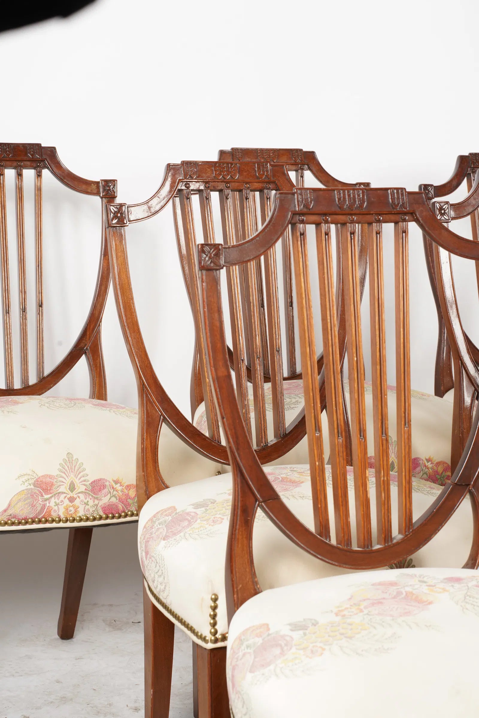 AF2-055: Antique Early 19th Century Set of 12 American Federal Hepplewhite Mahogany Dining Chairs