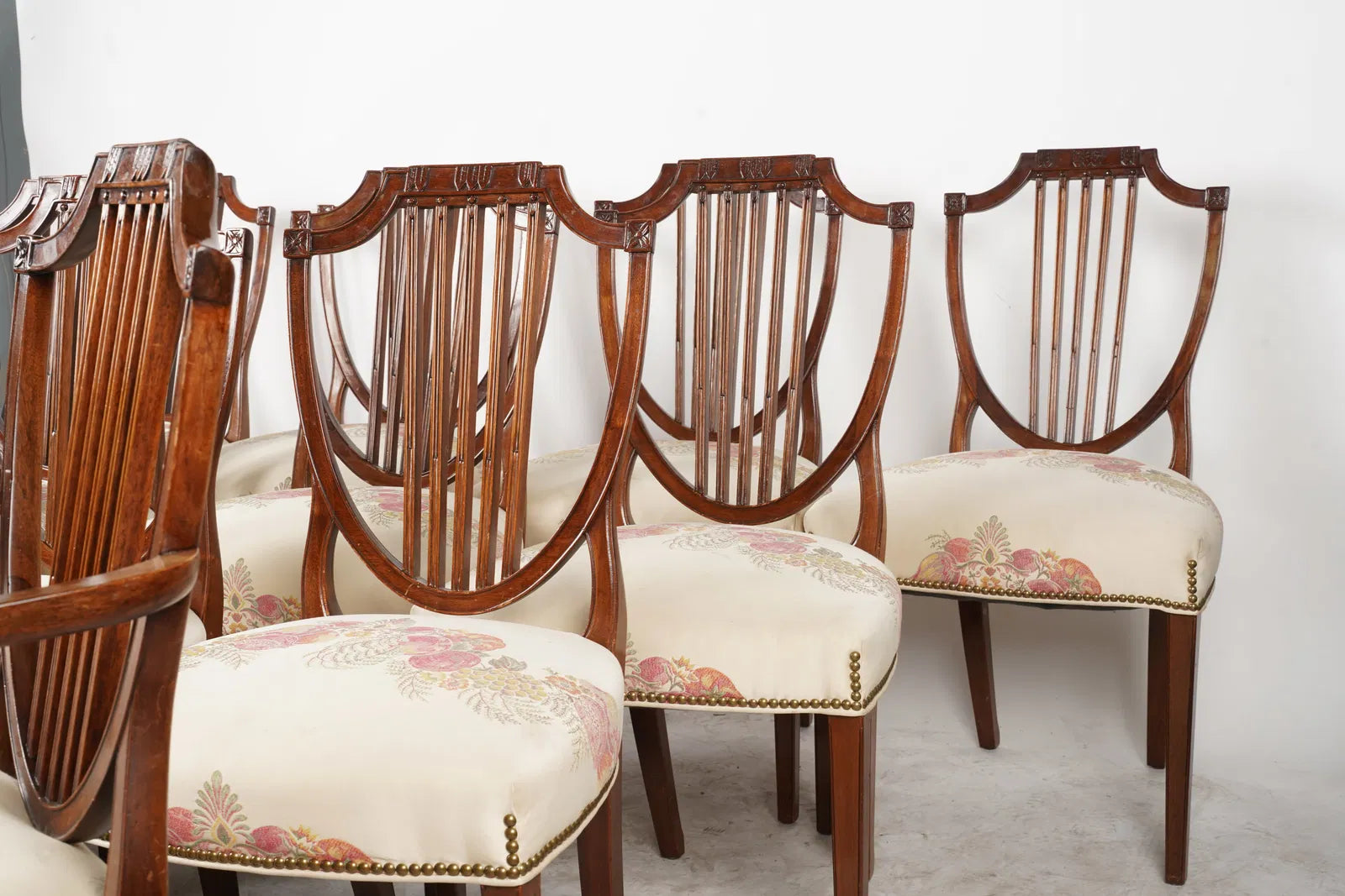 AF2-055: Antique Early 19th Century Set of 12 American Federal Hepplewhite Mahogany Dining Chairs