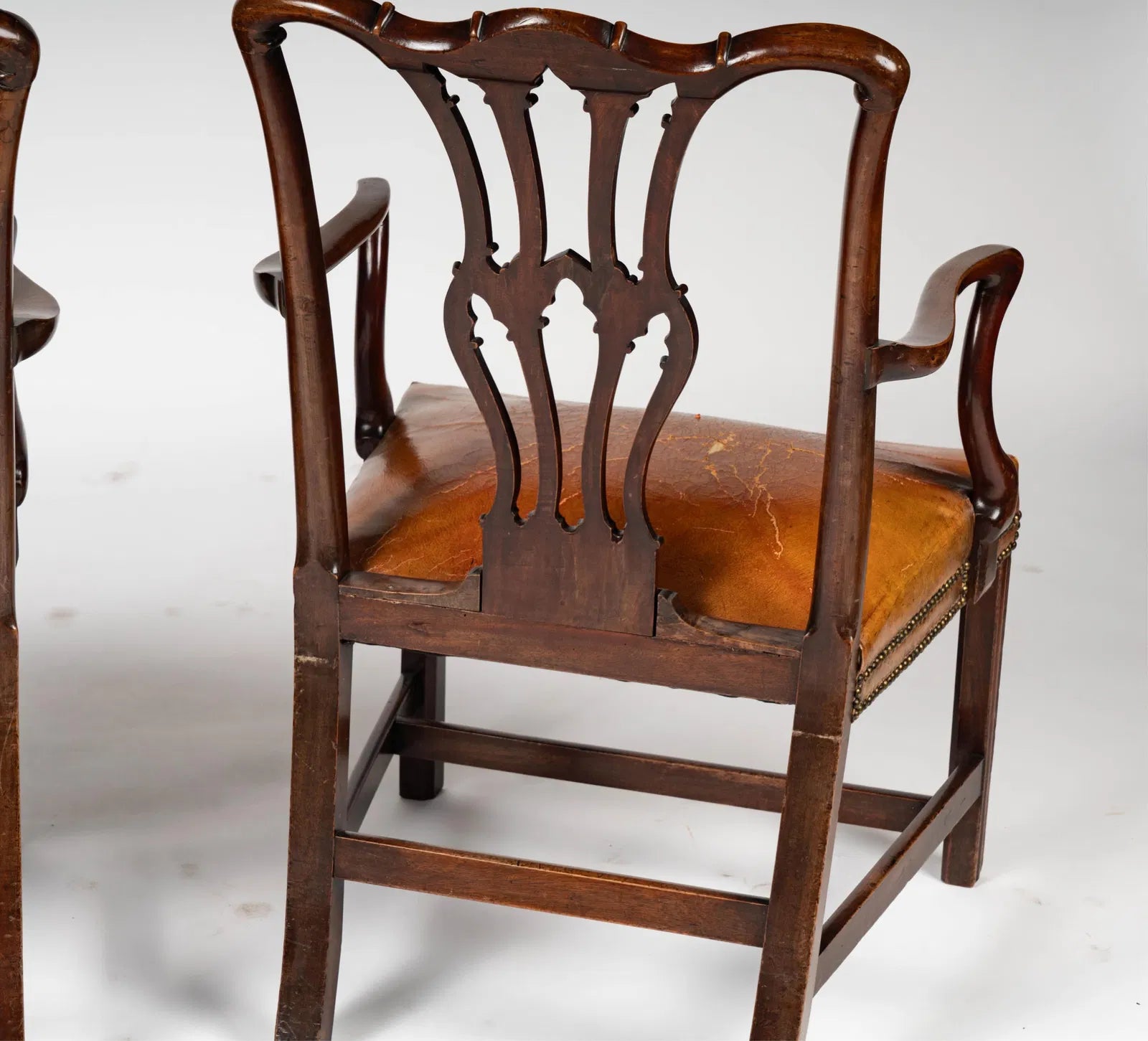 AF2-060: Pair of Early 19th Century English Chippendale Style Mahogany Arm Chairs With Leather Seats