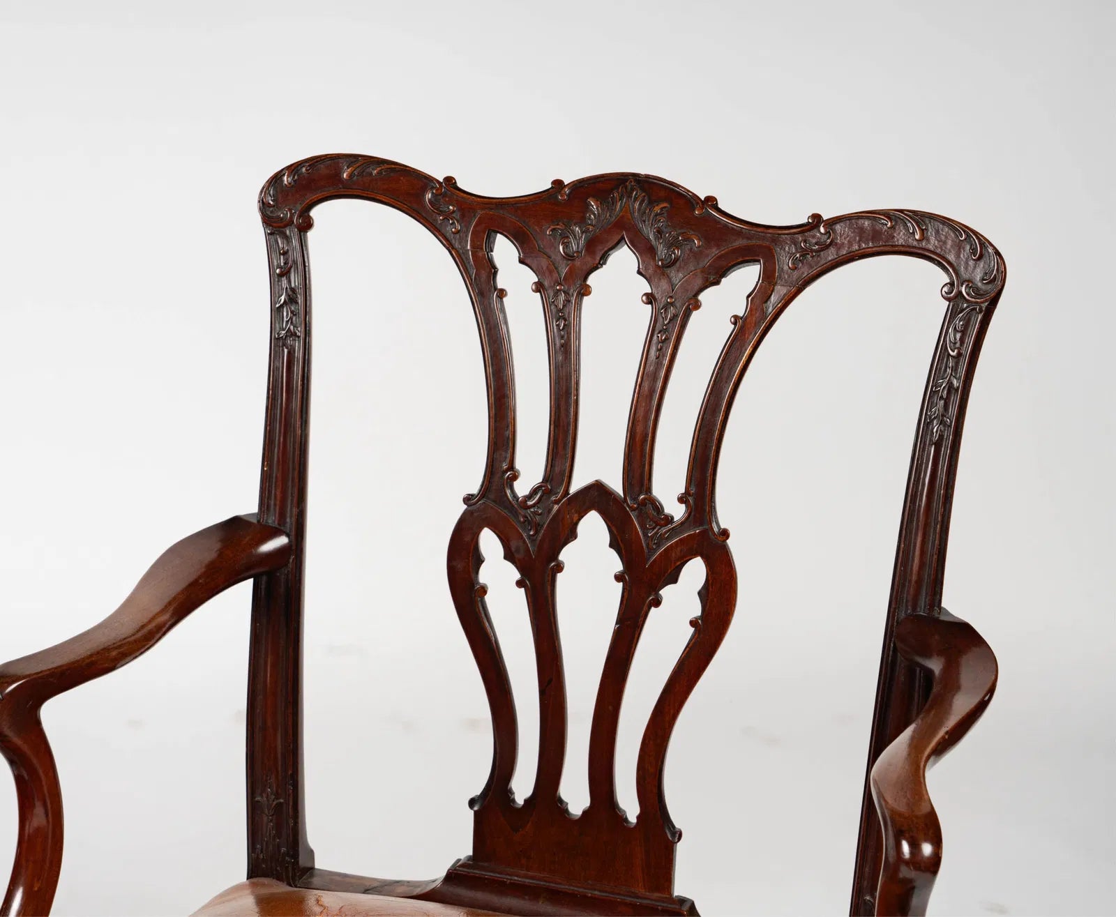 AF2-060: Pair of Early 19th Century English Chippendale Style Mahogany Arm Chairs With Leather Seats