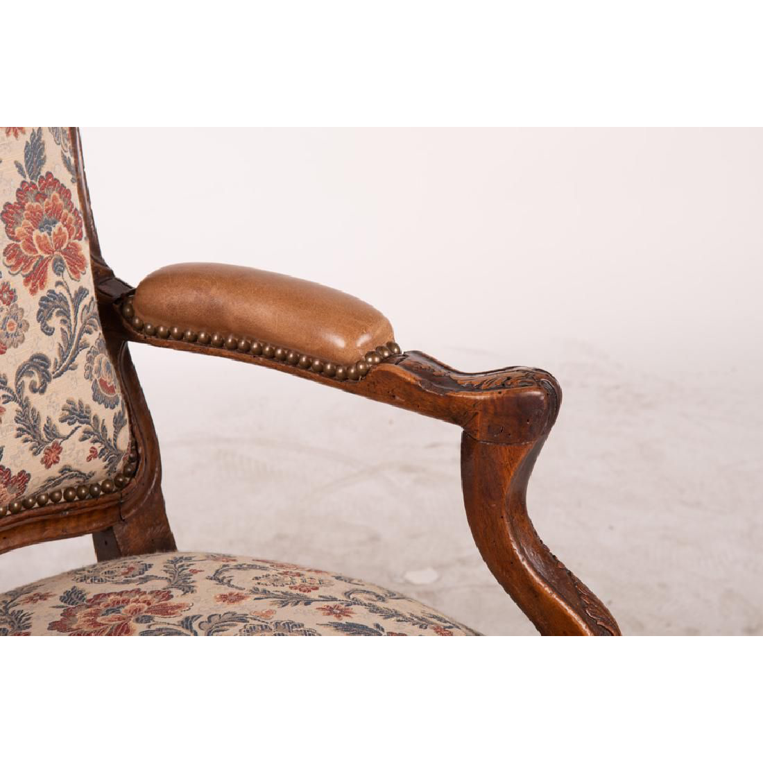 AF2-155: ANTIQUE LATE 18TH CENTURY FRENCH LOUIS XV / REGENCE BEECHWOOD FAUTEUIL