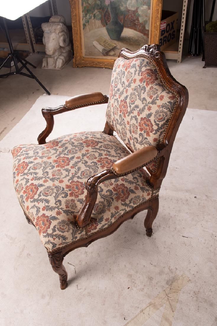 AF2-155: ANTIQUE LATE 18TH CENTURY FRENCH LOUIS XV / REGENCE BEECHWOOD FAUTEUIL