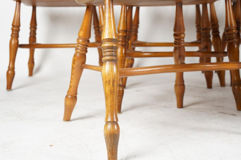 AF2-105: ANTIQUE SET OF 8 EARLY 20TH CENTURY OAK WINDSOR HOOP BACK DINING CHAIRS