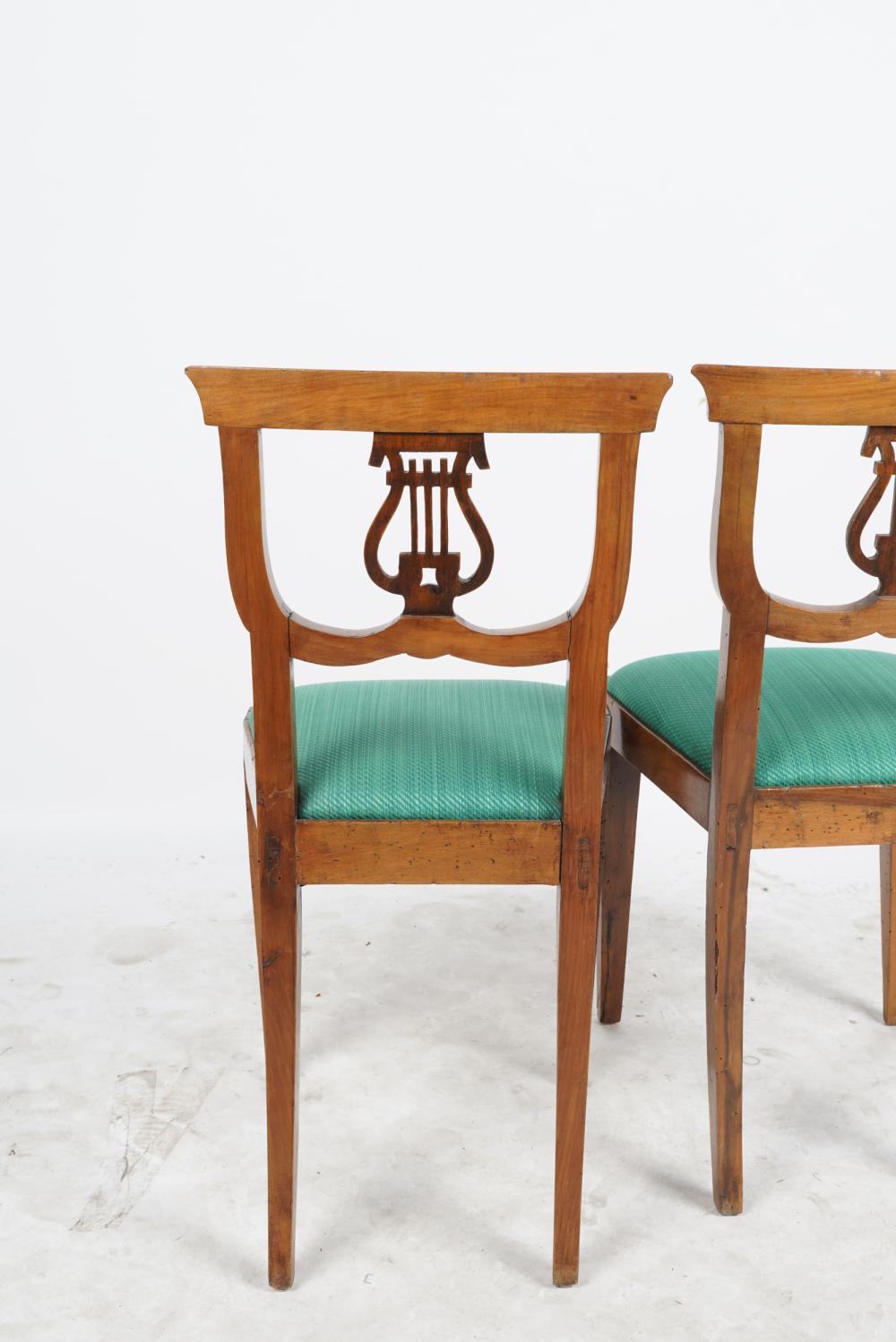 AF2-030: ANTIQUE PAIR OF EARLY 19TH CENTURY BIEDERMEIER CARVED FRUITWOOD SIDE CHAIRS