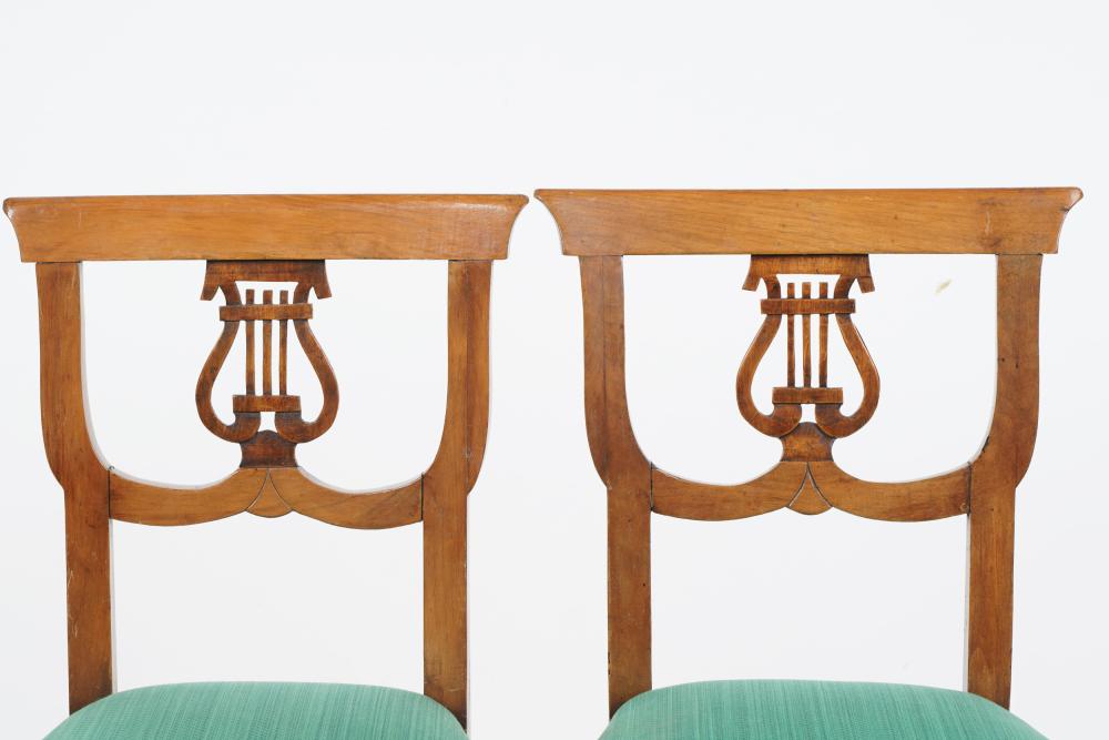 AF2-030: ANTIQUE PAIR OF EARLY 19TH CENTURY BIEDERMEIER CARVED FRUITWOOD SIDE CHAIRS