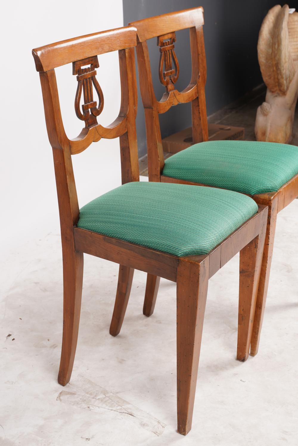 AF2-030: ANTIQUE PAIR OF EARLY 19TH CENTURY BIEDERMEIER CARVED FRUITWOOD SIDE CHAIRS