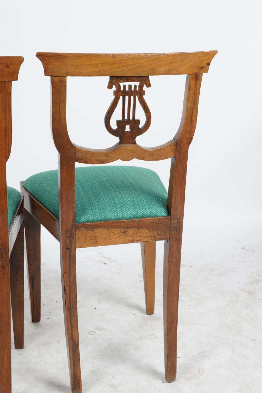 AF2-030: ANTIQUE PAIR OF EARLY 19TH CENTURY BIEDERMEIER CARVED FRUITWOOD SIDE CHAIRS