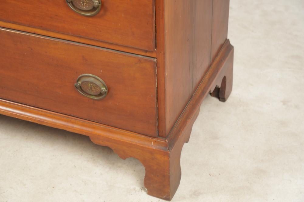 AF4-090: ANTIQUE LATE 18TH C AMERICAN FEDERAL FRUITWOOD CHEST OF DRAWERS