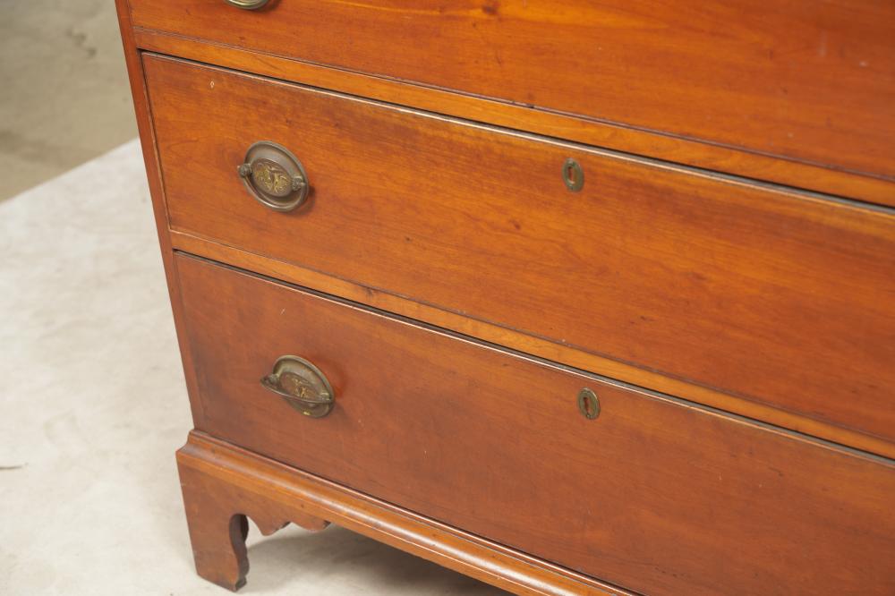 AF4-090: ANTIQUE LATE 18TH C AMERICAN FEDERAL FRUITWOOD CHEST OF DRAWERS
