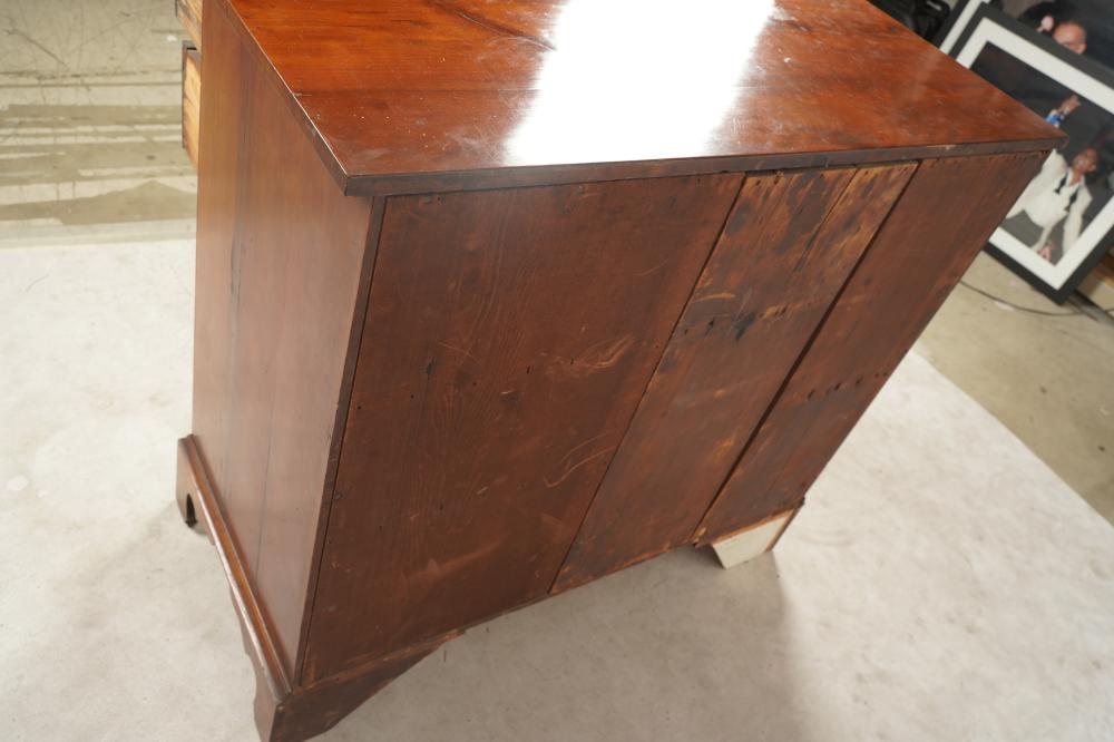 AF4-090: ANTIQUE LATE 18TH C AMERICAN FEDERAL FRUITWOOD CHEST OF DRAWERS