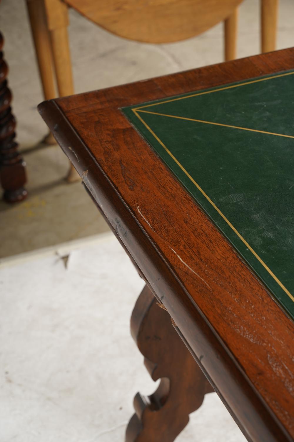 AF5-030: LATE 20TH CENTURY SPANISH COLONIAL REVIVAL WRITING DESK / LIBRARY TABLE W/ LEATHER TOP