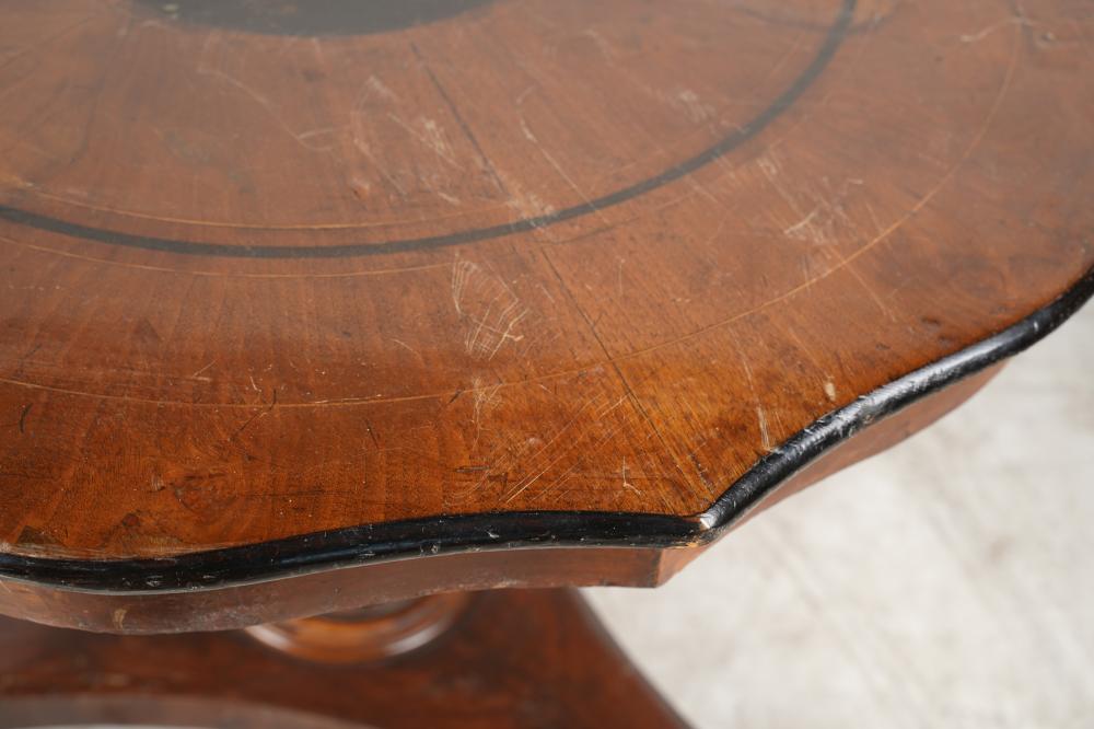 AF1-070:  ANTIQUE EARLY 19TH CENTURY AMERICAN CLASSICAL WALNUT CENTER TABLE WITH STAG'S LEAP INLAY