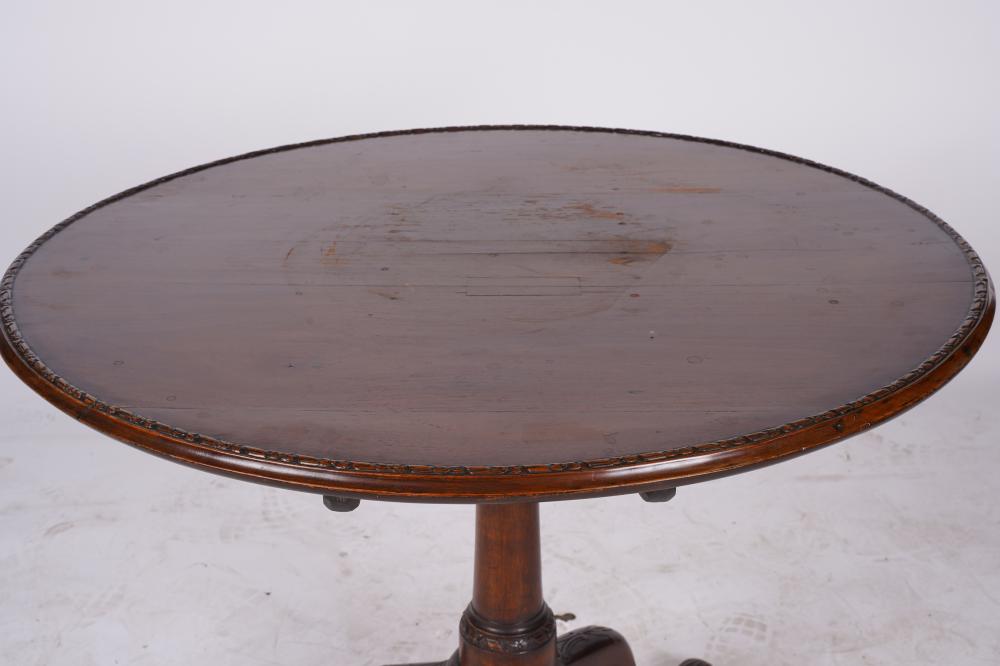 AF1-075:  ANTIQUE LATE 18TH AMERICAN FEDERAL OAK TILT TOP TRIPOD TABLE