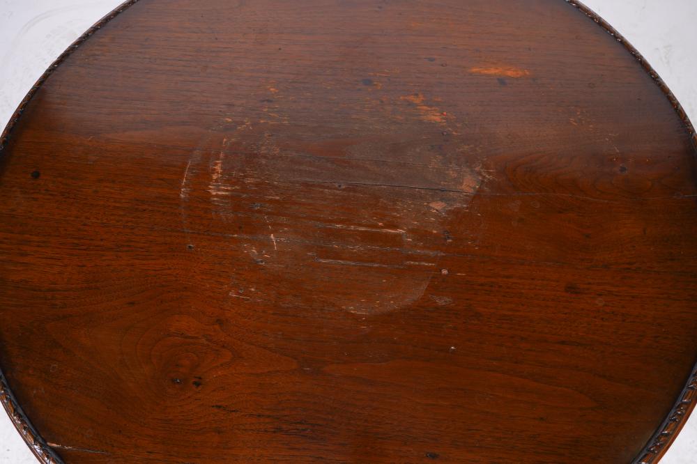 AF1-075:  ANTIQUE LATE 18TH AMERICAN FEDERAL OAK TILT TOP TRIPOD TABLE