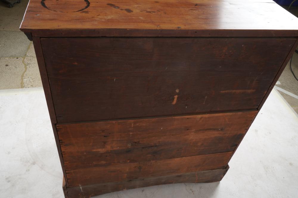 AF4-050: ANTIQUE LATE 18TH C AMERICAN FEDERAL MAPLE CHEST OF DRAWERS