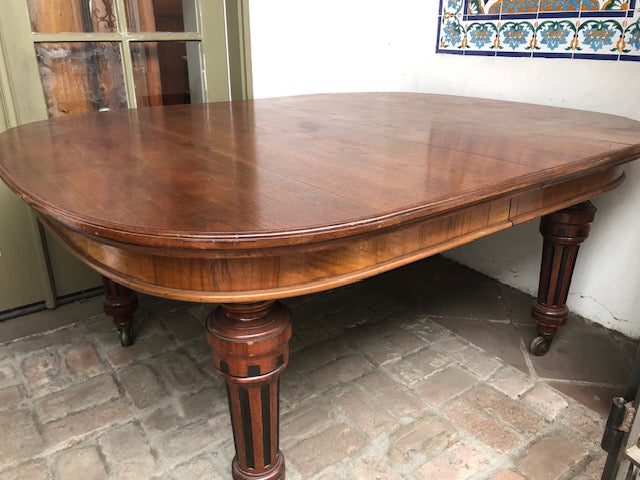 AF1-123: ANTIQUE CIRCA 1880 AMERICAN VICTORIAN WALNUT EXTENSION DINING TABLE