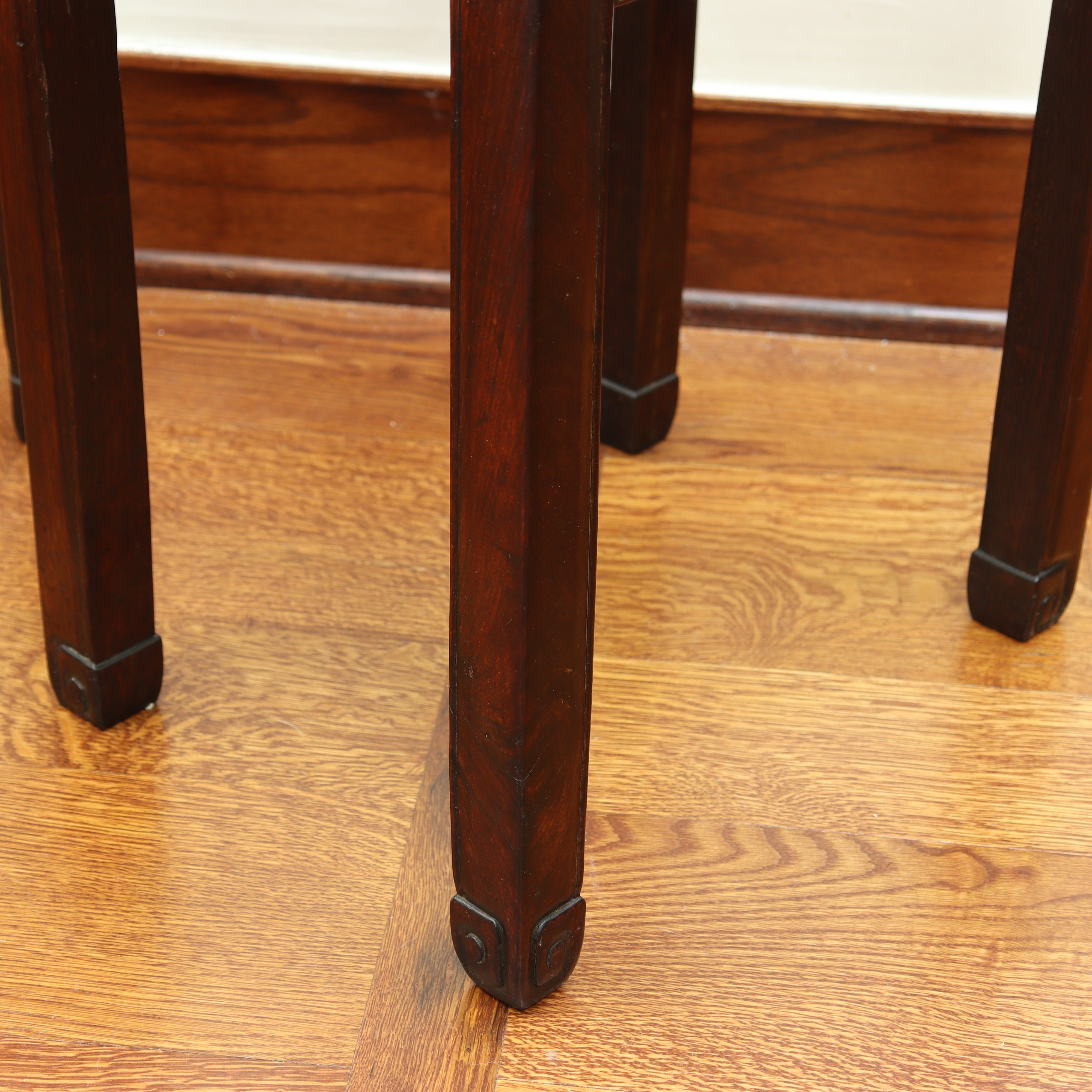 AF1-190: ANTIQUE PAIR OF EARLY 20TH CENTURY CHINESE HARDWOOD CARVED SIDE TABLES