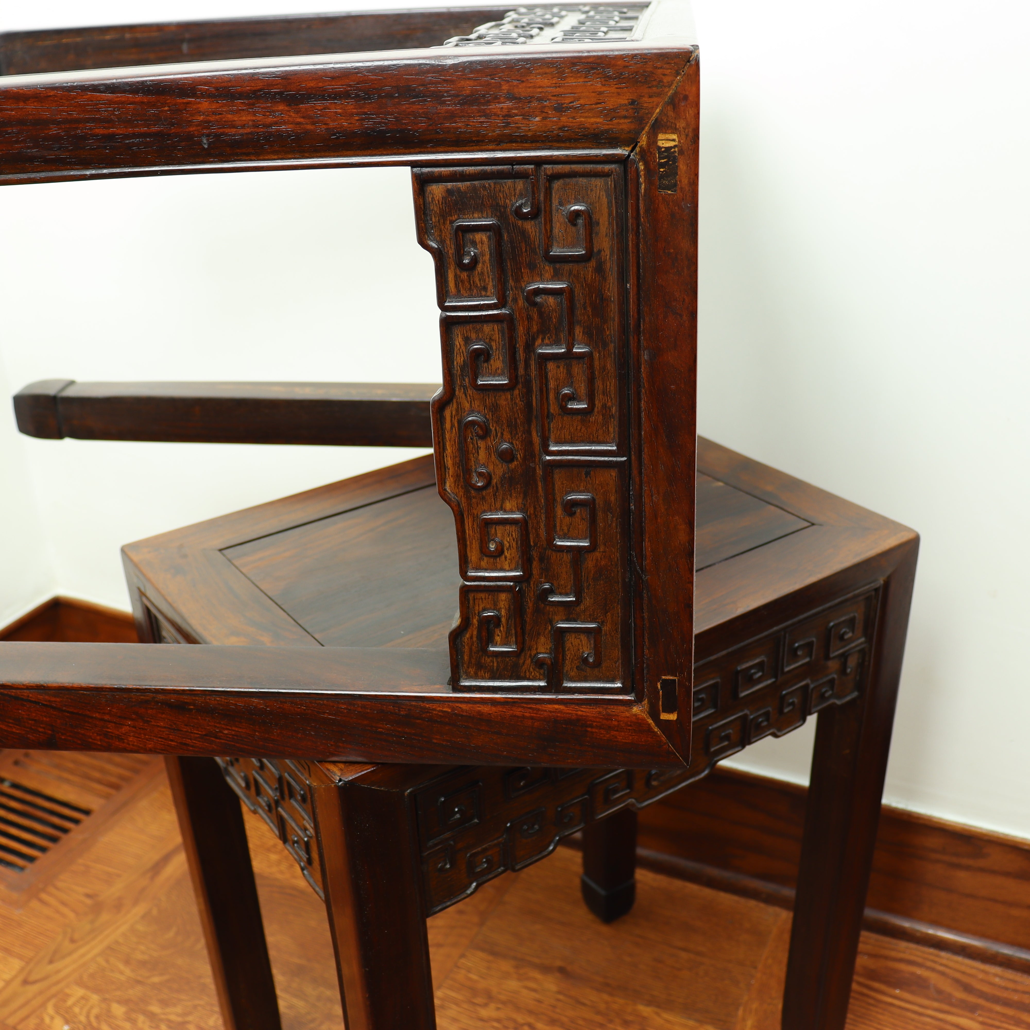 AF1-190: ANTIQUE PAIR OF EARLY 20TH CENTURY CHINESE HARDWOOD CARVED SIDE TABLES