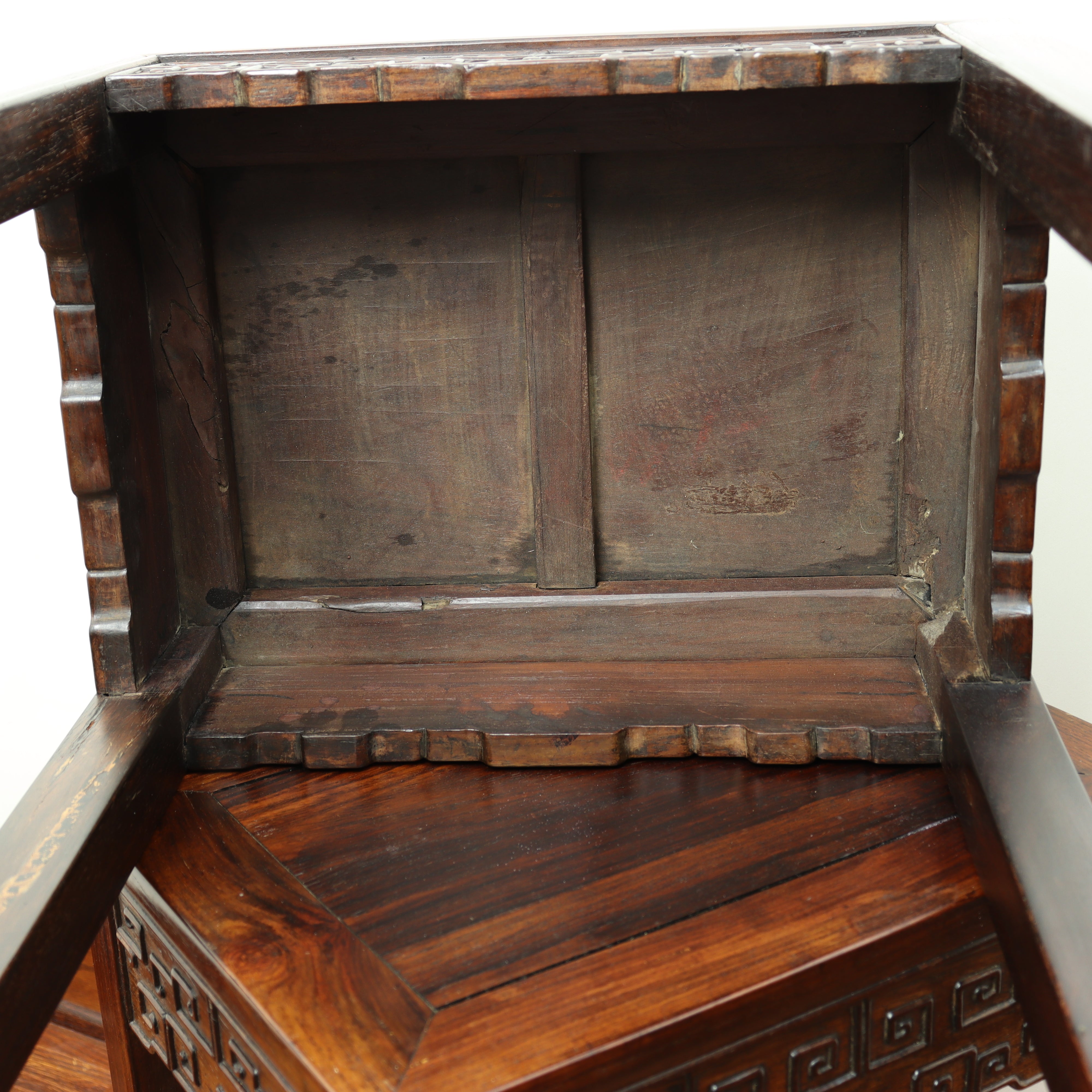 AF1-190: ANTIQUE PAIR OF EARLY 20TH CENTURY CHINESE HARDWOOD CARVED SIDE TABLES