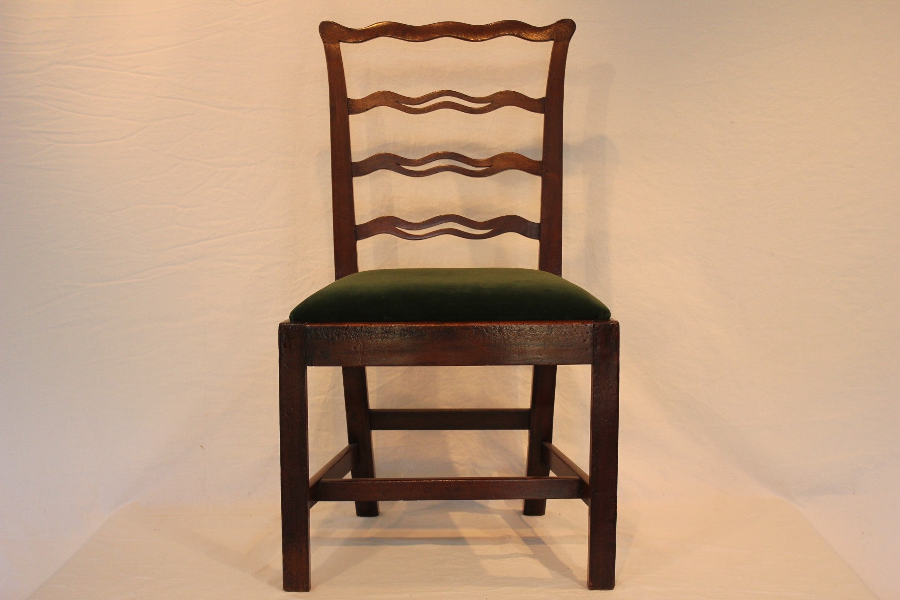 AF2-106: Antique Set of 4 Early 19th Century English Chippendale Style Mahogany Ladder-Back Side Chairs