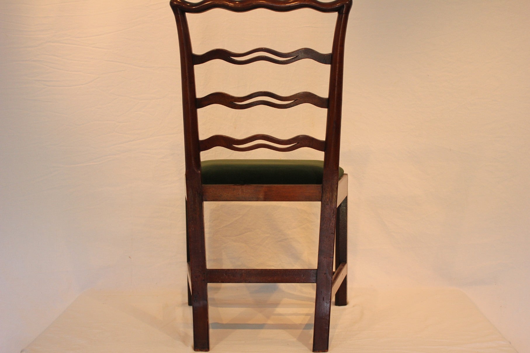 AF2-106: Antique Set of 4 Early 19th Century English Chippendale Style Mahogany Ladder-Back Side Chairs