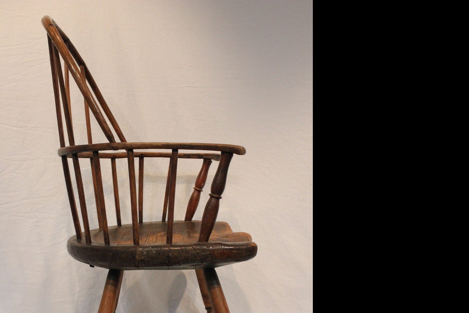 AF2-261: Antique Late 18th C American Hoop Back Windsor Arm Chair