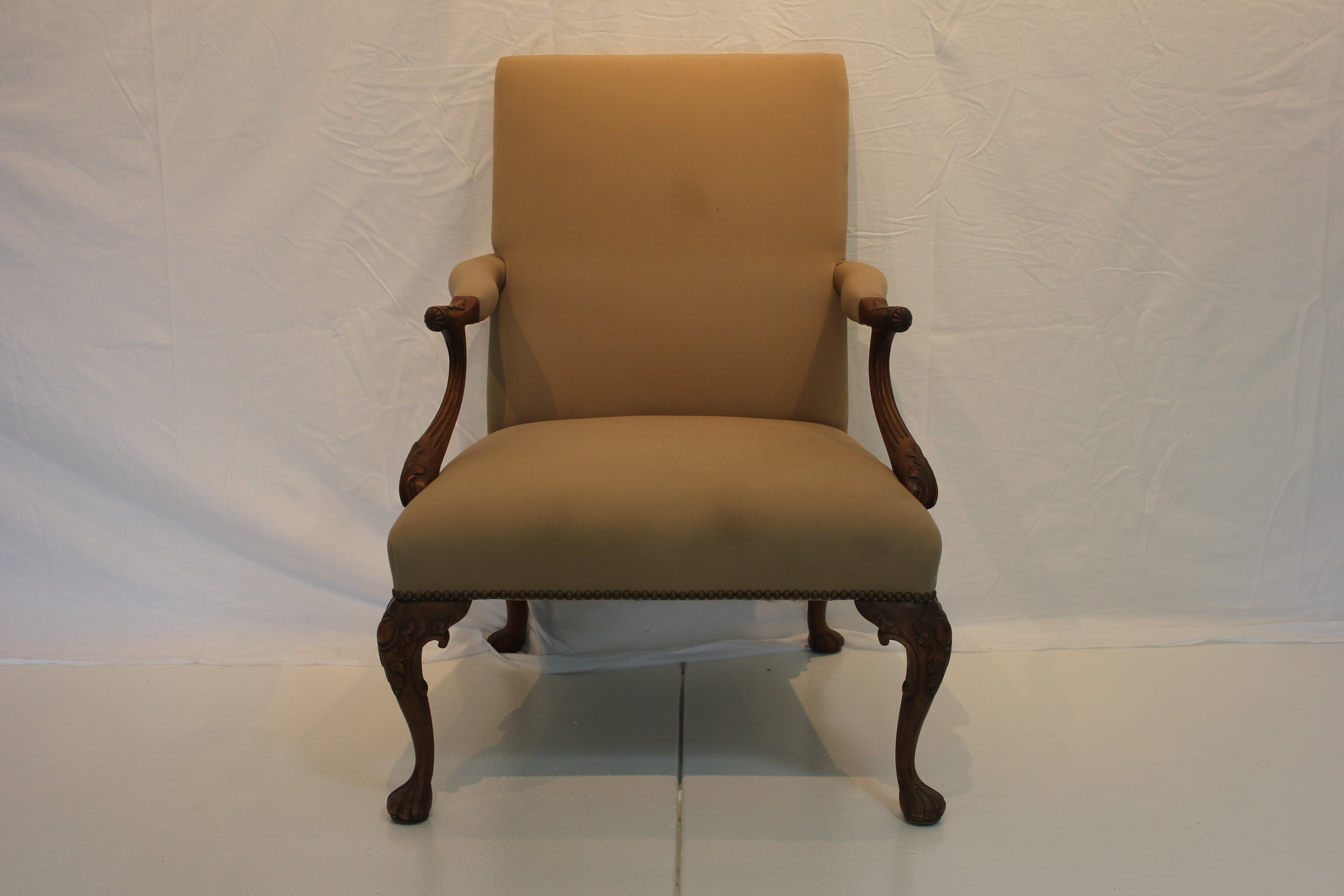 AF2-226: Antique Early 19th Century Walnut English George II Open Arm Chair