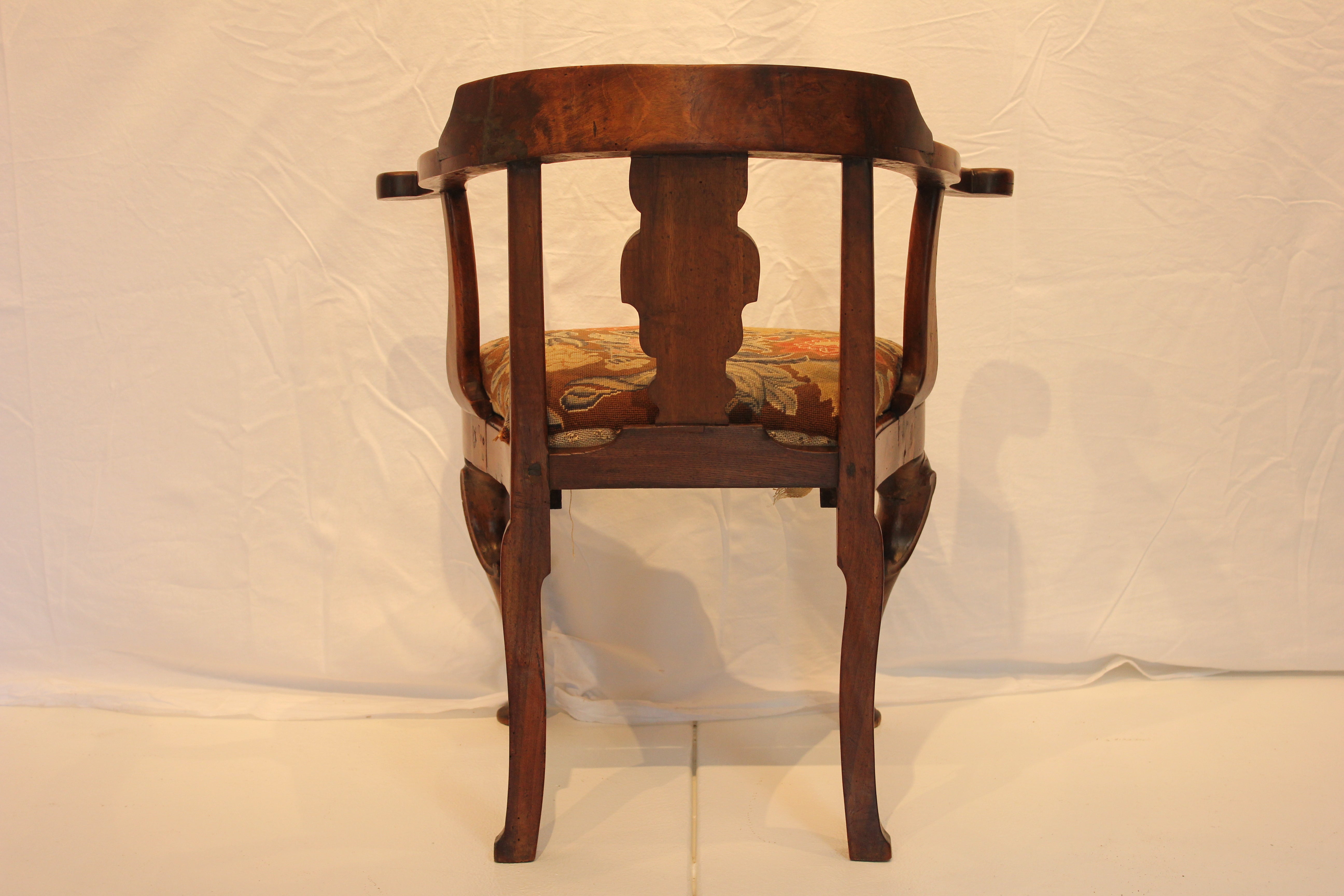 AF2-323: Antique 18th Century Georgian Mahogany Arm Chair