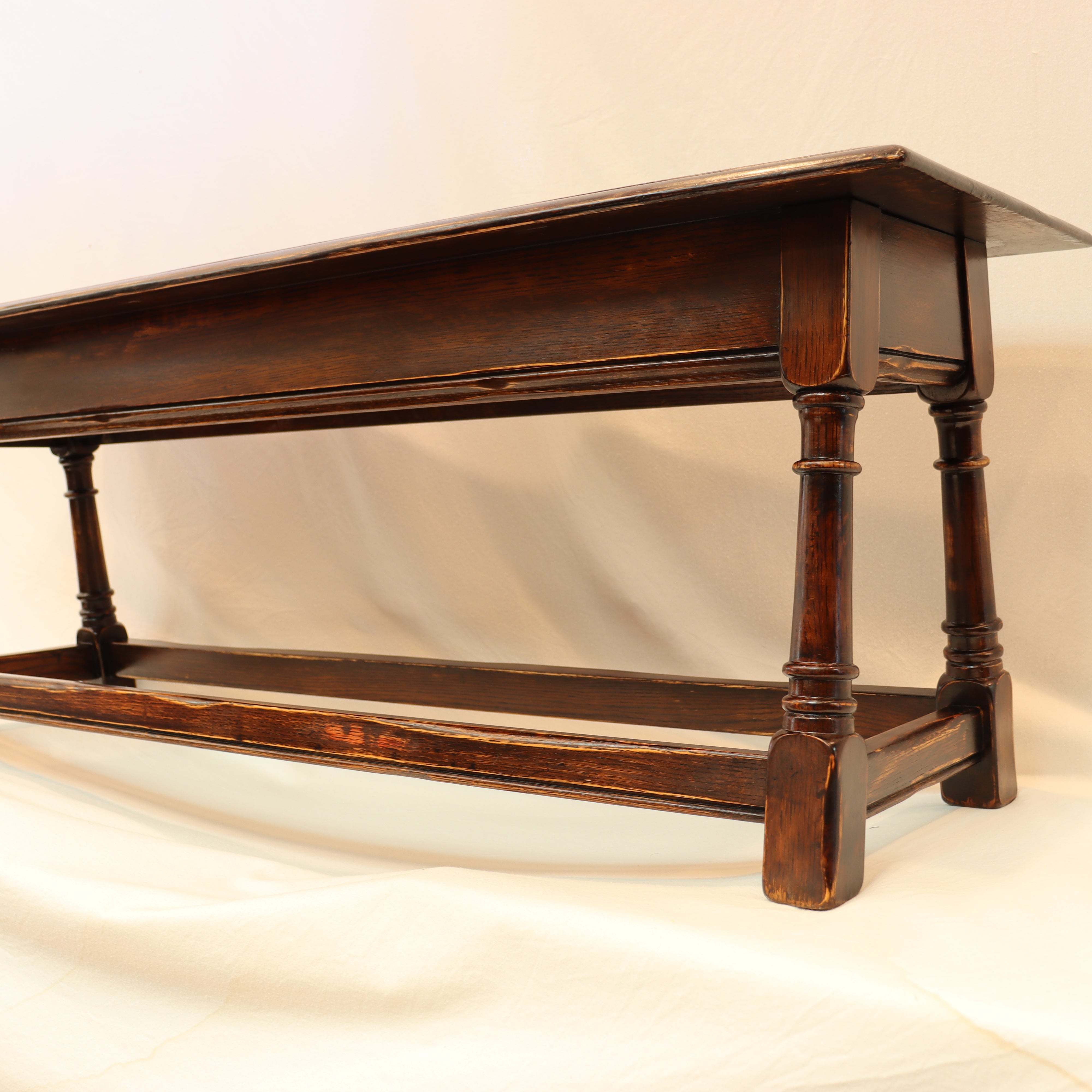 AF2-124: Antique Early 20th Century English Jacobean Style Oak Bench with Turned Legs