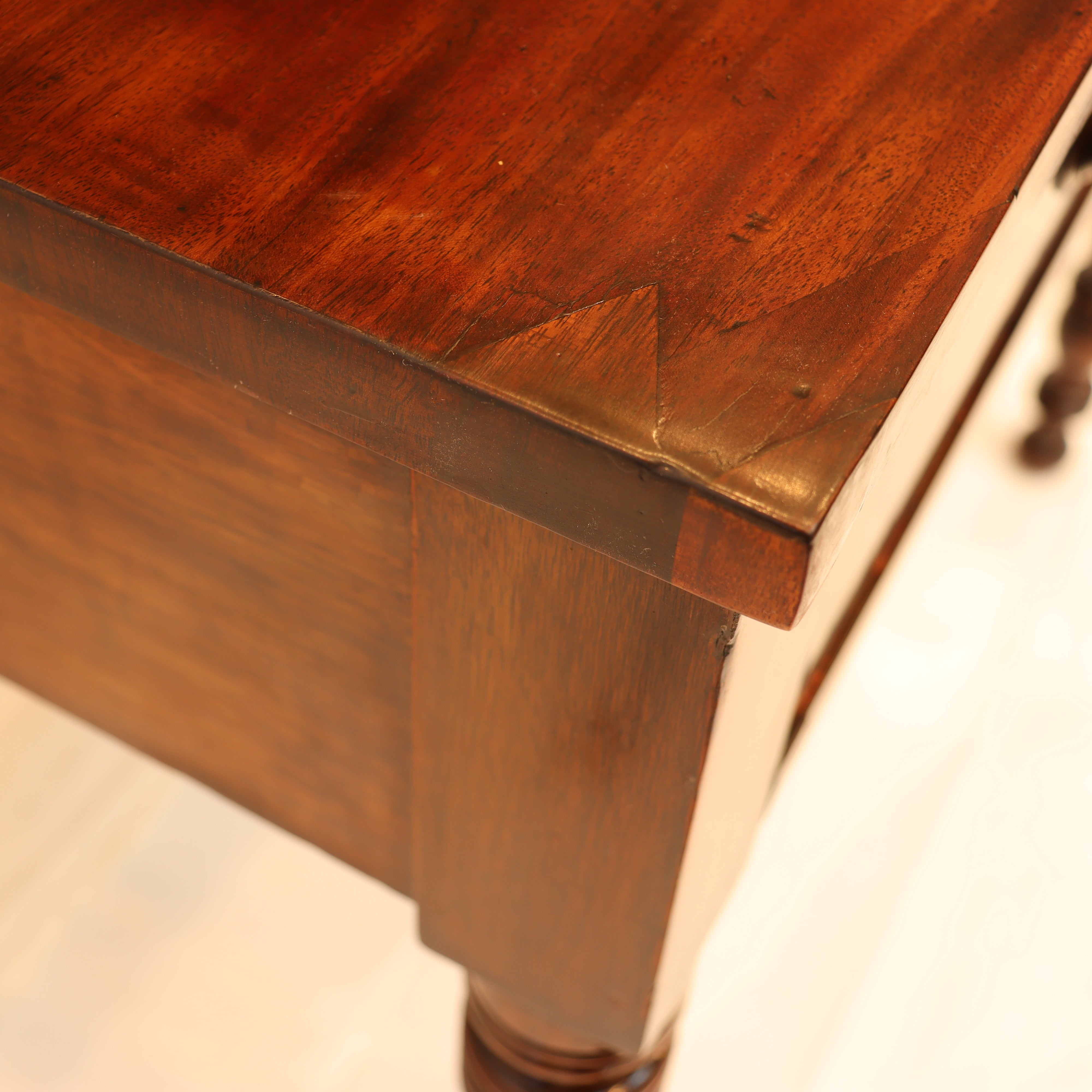 AF5-018: ANTIQUE EARLY 19TH C AMERICAN FEDERAL MAHOGANY DROP FRONT DESK - Jonathan C. Waldron, Stonington Conn.