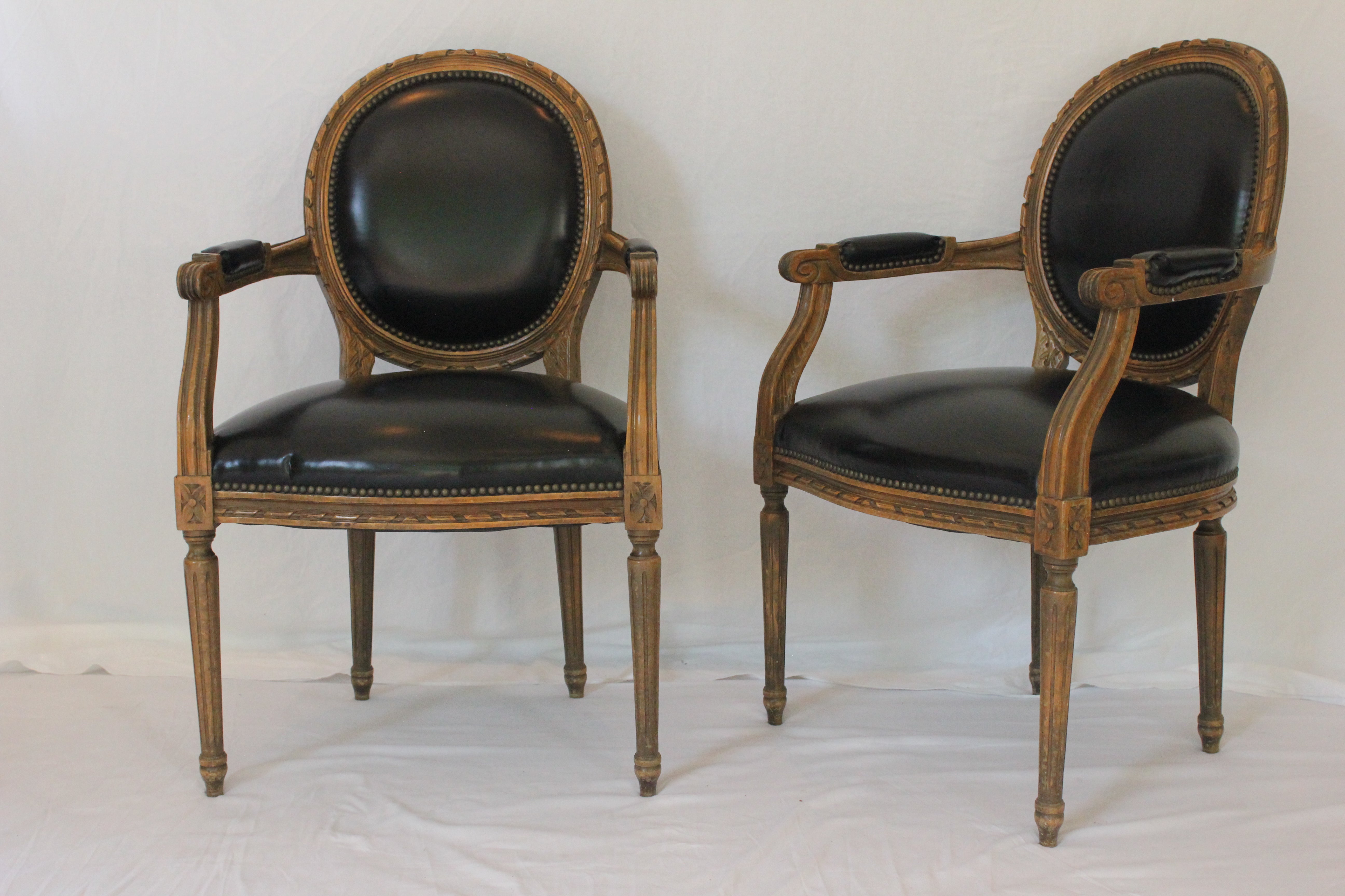 AF2-159: Antique Pair of Early 20th Century Louis VI Style Fauteuils