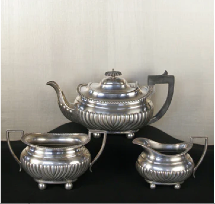 DA2-101 - 19th C English 3pc tea set.