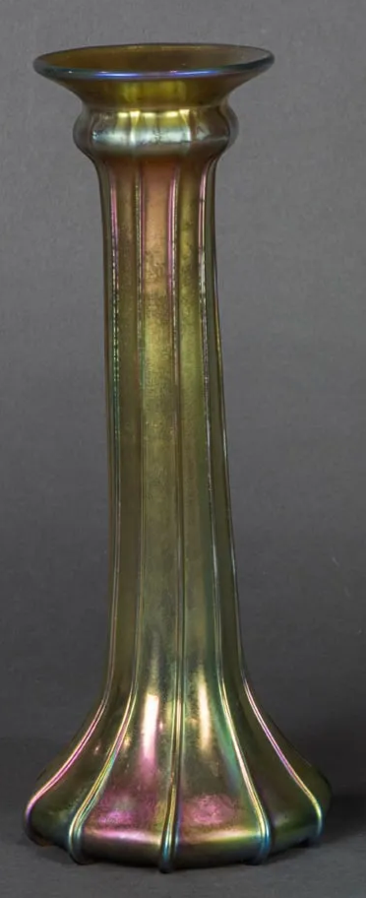 DA4-016: Lundberg Studios Gold Iridescent Art Glass Vase, Signed