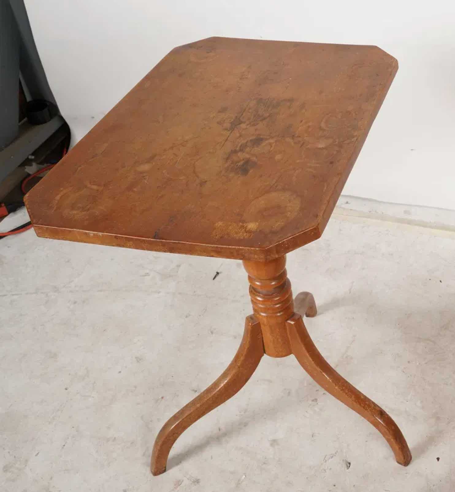 AF1-051: Antique 18th Century American Federal Fruitwood Candle Stand