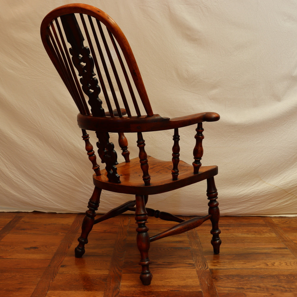 AF2-330: Antique Early 18th Century Yew Wood & Elm English Fiddleback Windsor Armchair