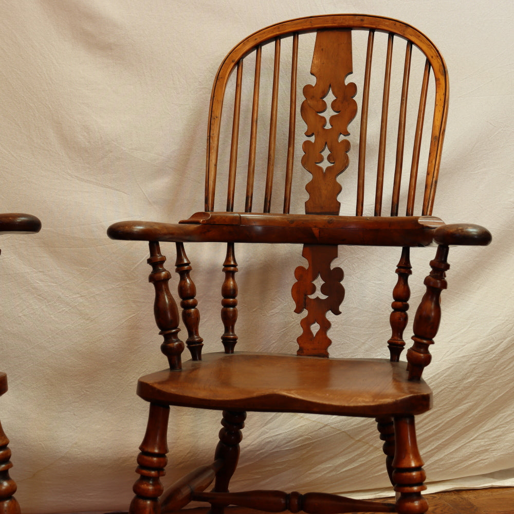 AF2-333: Antique Pair of Early 18th Century Yew Wood & Elm English Fiddleback Windsor Armchairs