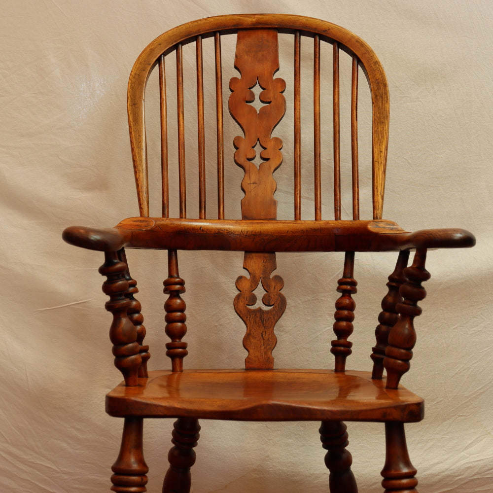 AF2-331: Antique Early 18th Century Yew Wood & Elm English Fiddleback Windsor Armchair