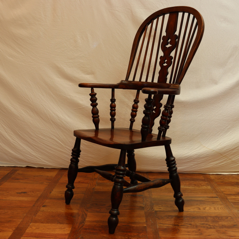 AF2-332: Antique Early 18th Century Walnut & Elm English Fiddleback Windsor Armchair