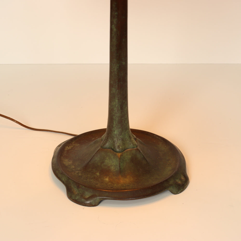 AL2-044:  Antique Early 20th Century Arts & Crafts Tiffany Style Bronze Lamp with Leaded and Stained Glass Shade