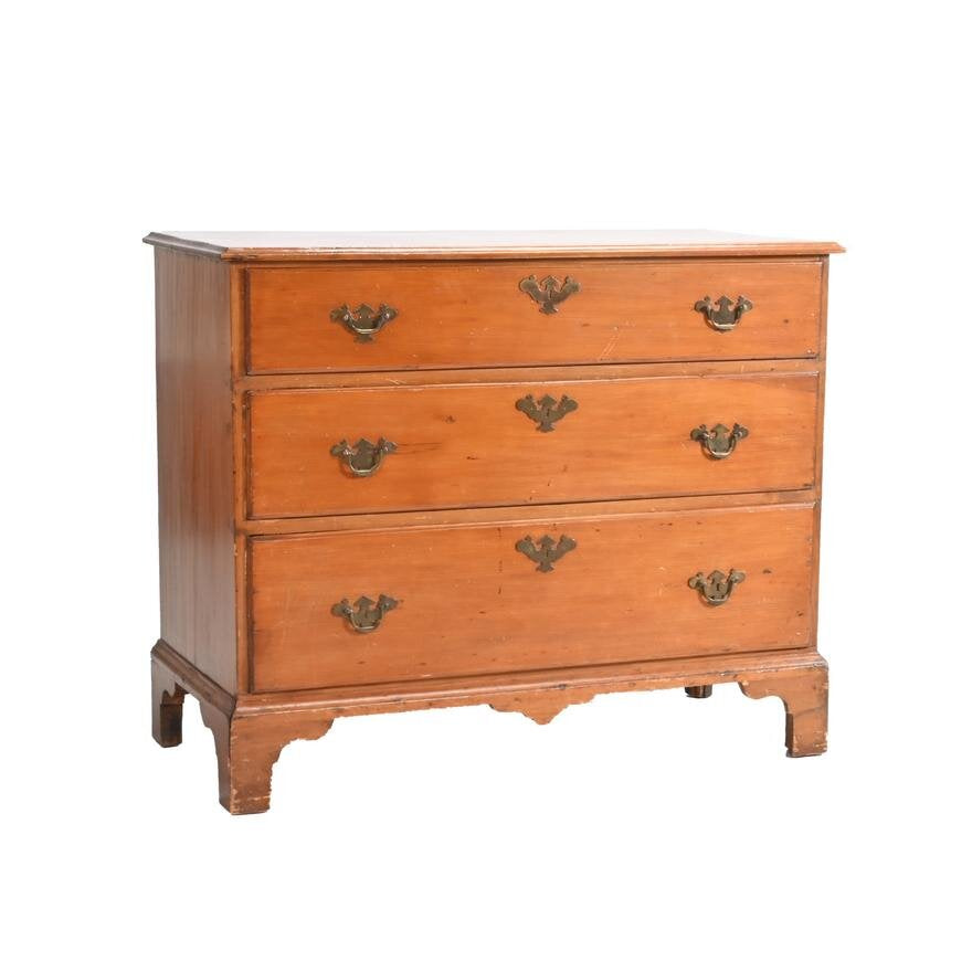 ANTIQUE AMERICANNEW ENGLAND PINE CHEST OF DRAWERS | Work of Man