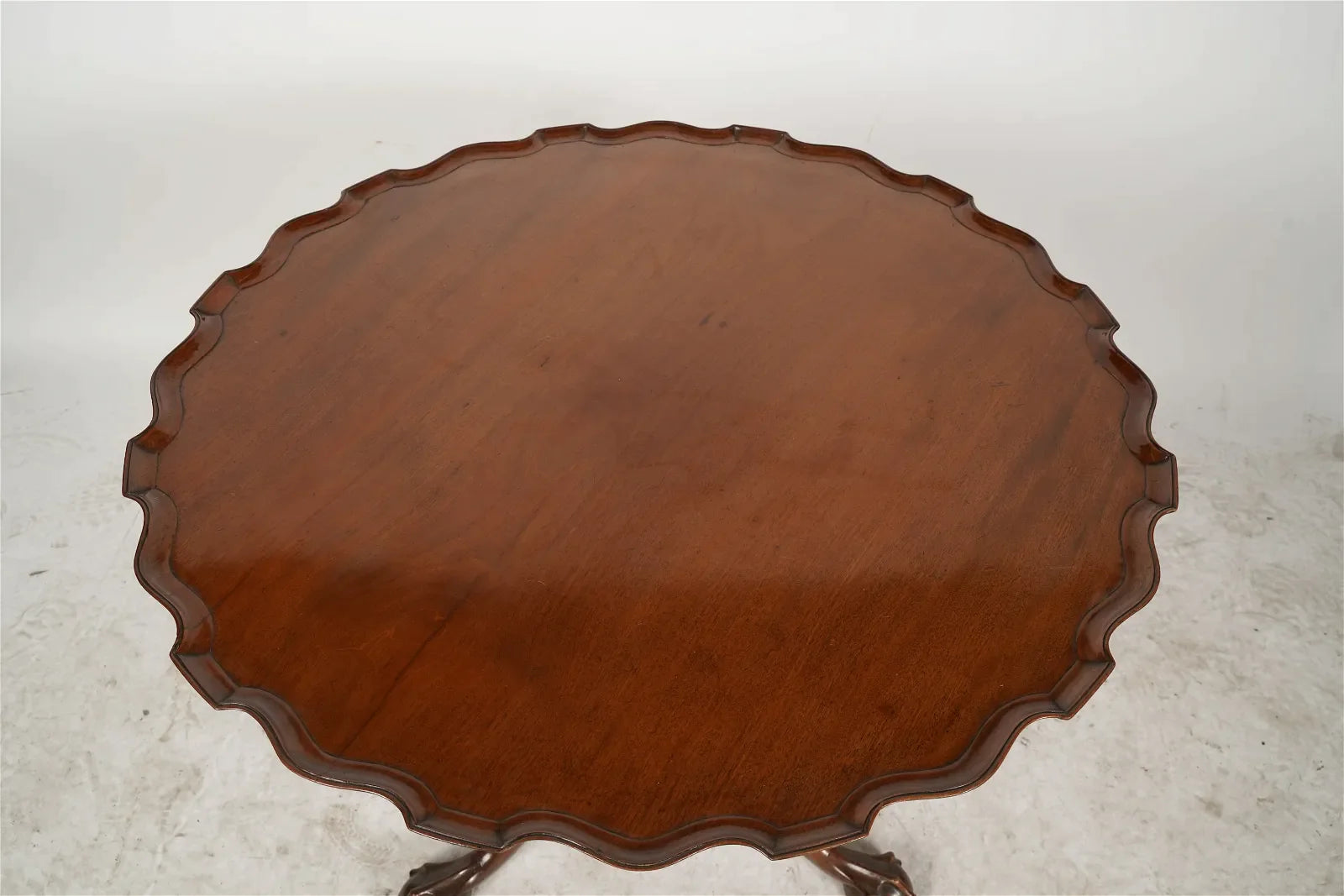 AF1-389: Antique Late 18th C American Mahogany Tilt Top Piecrust Table