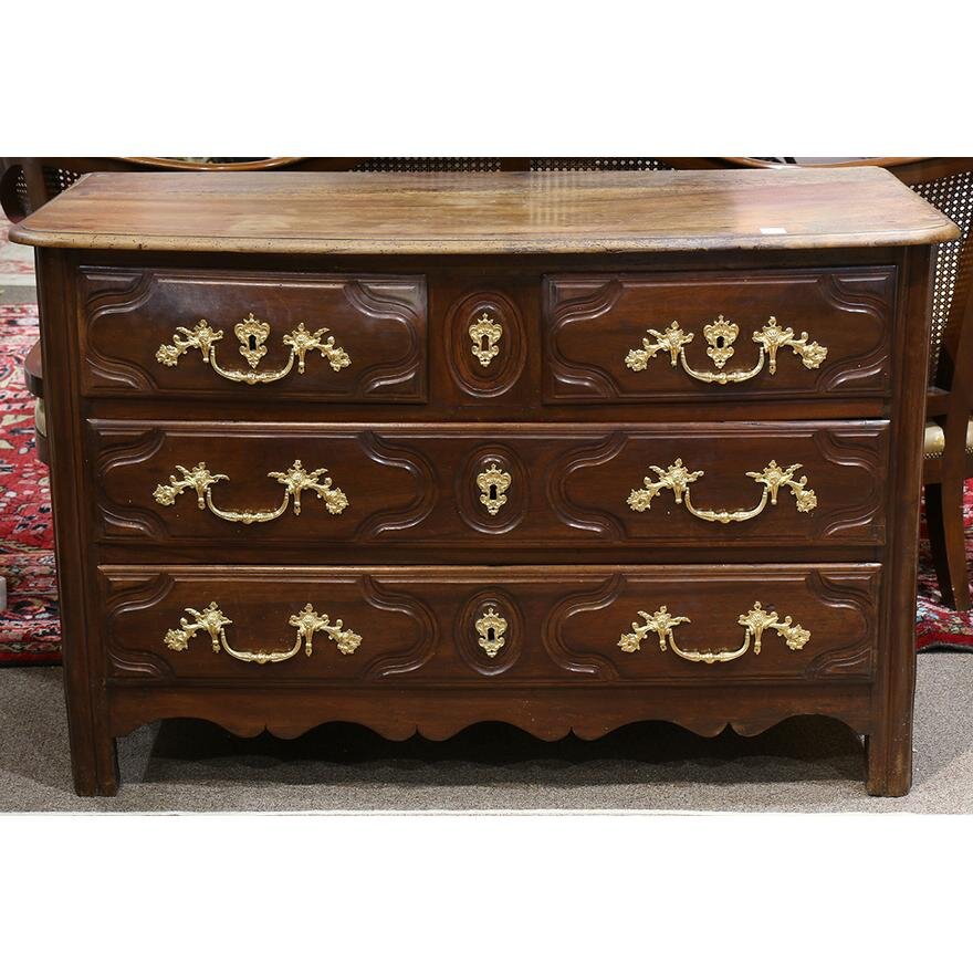 AF4-115: ANTIQUE EARLY 18TH CENTURY FRENCH REGENCE WALNUT COMMODE