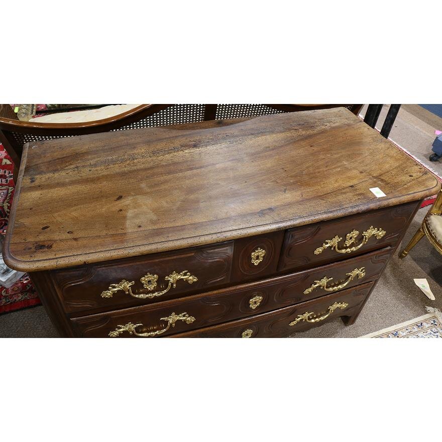 AF4-115: ANTIQUE EARLY 18TH CENTURY FRENCH REGENCE WALNUT COMMODE