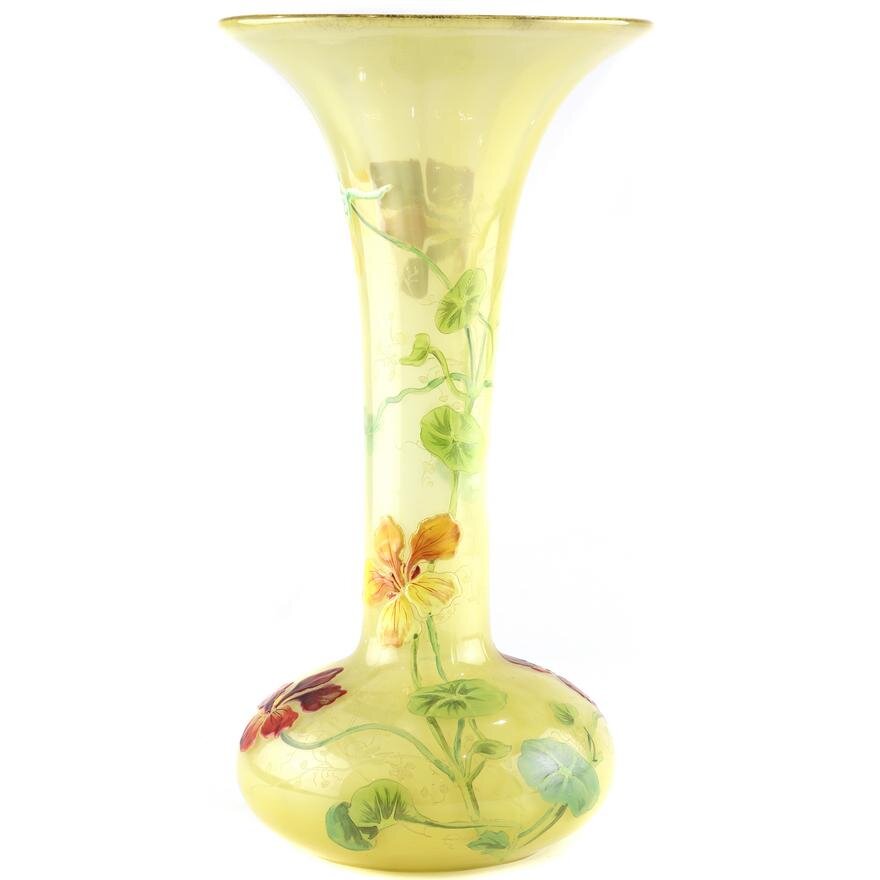 DA4-004: EARLY 20TH CENTURY PAIRPOINT FLORAL GLASS VASE W/ ENAMEL DECORATION